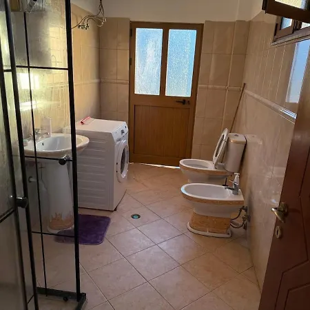 Karaj Apartman *
