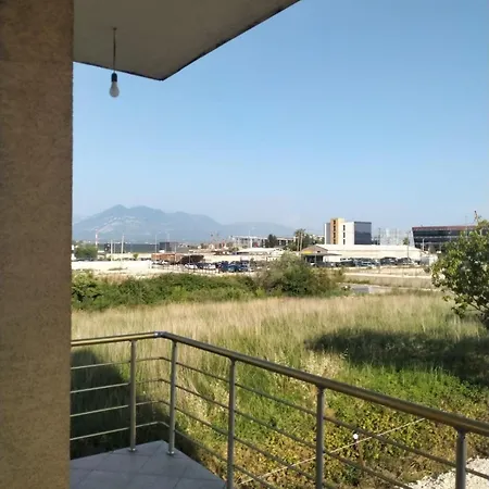 Karaj Airoport Hostel Tiran